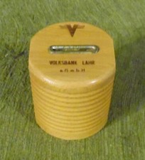 Alte Spardose mit einem