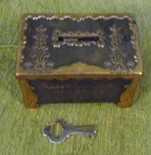 Alte Spardose mit einem